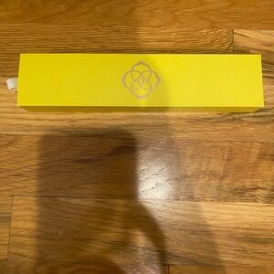 NWOT Kendra Scott Blush Pink and Gold Apple Watch Band